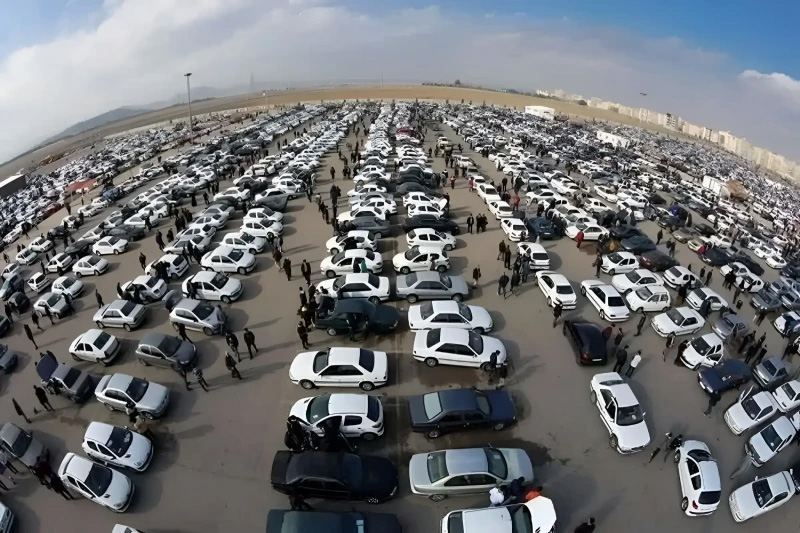 جنگ قيمتگذاري و بحران تقاضا؛ خودرو در مسير تازهاي قرار گرفته است